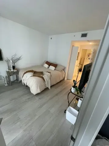 55 Sw 9th Street Miami FL 33130