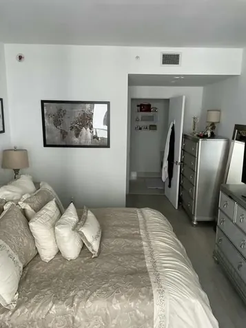 55 Sw 9th Street Miami FL 33130