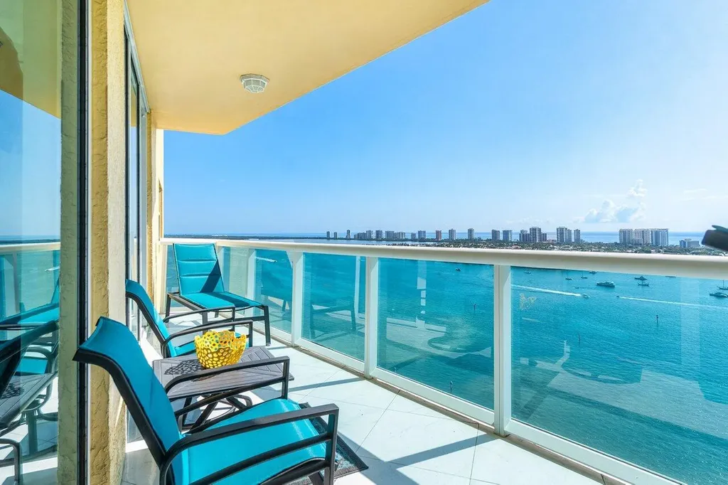 2640 Lake Shore Drive Riviera Beach FL 33404