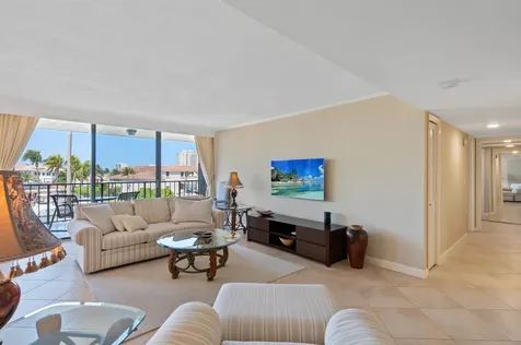 899 Jeffery Street Boca Raton FL 33487