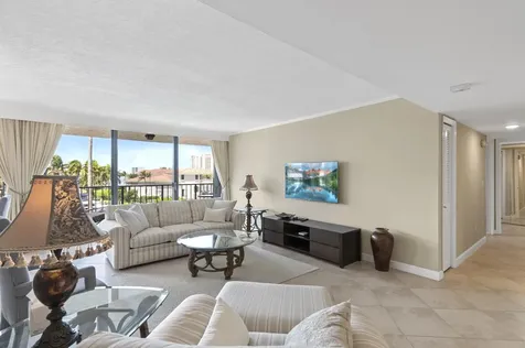899 Jeffery Street Boca Raton FL 33487