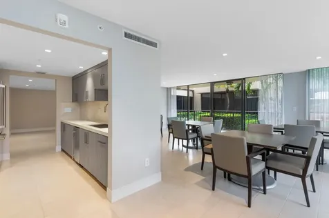 899 Jeffery Street Boca Raton FL 33487