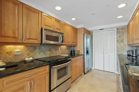 899 Jeffery Street Boca Raton FL 33487