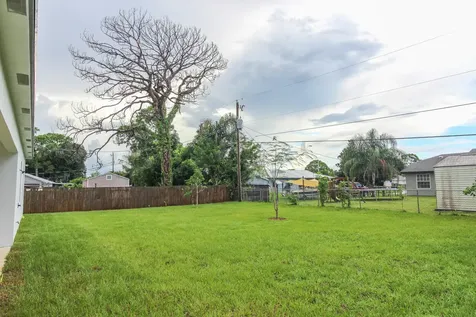 1143 SW Estaugh Avenue Port Saint Lucie FL 34953