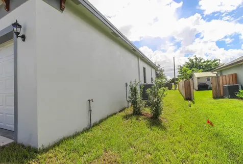 850 SW Abingdon Avenue Port Saint Lucie FL 34953