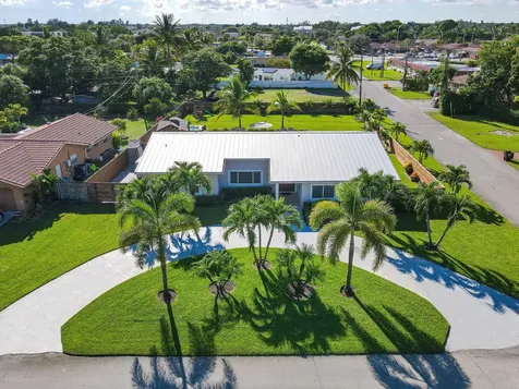 7101 W Lake Drive Lake Clarke Shores FL 33406