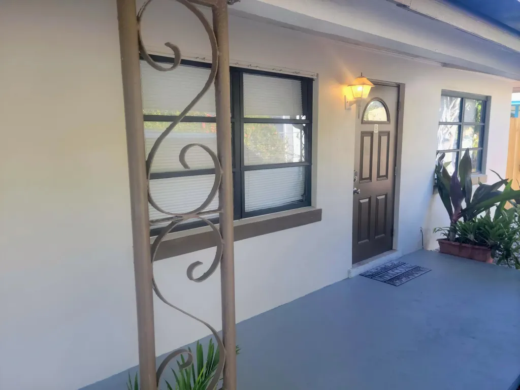 515 49th Street West Palm Beach FL 33407
