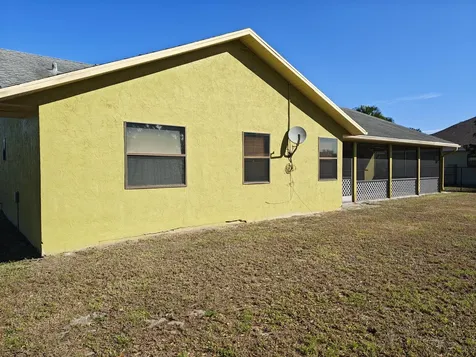 222 Sw Fairchild Avenue Port Saint Lucie FL 34984