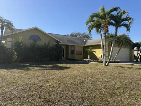 222 Sw Fairchild Avenue Port Saint Lucie FL 34984