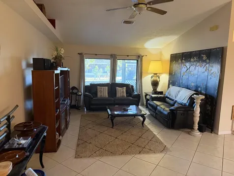 222 Sw Fairchild Avenue Port Saint Lucie FL 34984