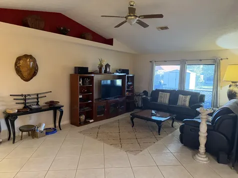 222 Sw Fairchild Avenue Port Saint Lucie FL 34984