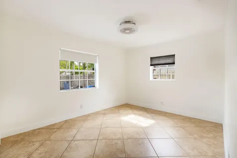 1139 Nw 1st Avenue Fort Lauderdale FL 33311