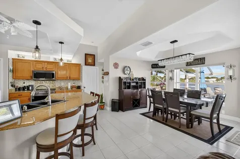 411 Sw Thistle Trail Port Saint Lucie FL 34953