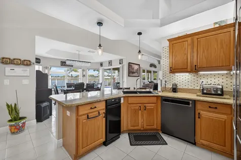 411 Sw Thistle Trail Port Saint Lucie FL 34953