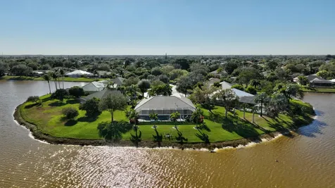 411 Sw Thistle Trail Port Saint Lucie FL 34953