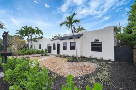 705 Colonial Road West Palm Beach FL 33405