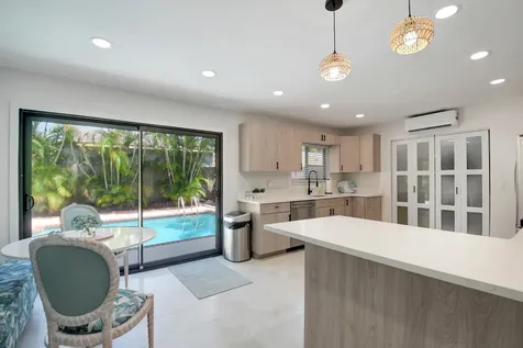 705 Colonial Road West Palm Beach FL 33405