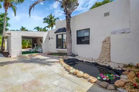 705 Colonial Road West Palm Beach FL 33405