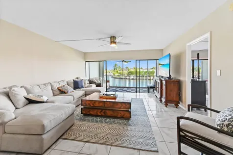 390 N Federal Highway Deerfield Beach FL 33441