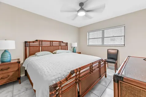 390 N Federal Highway Deerfield Beach FL 33441