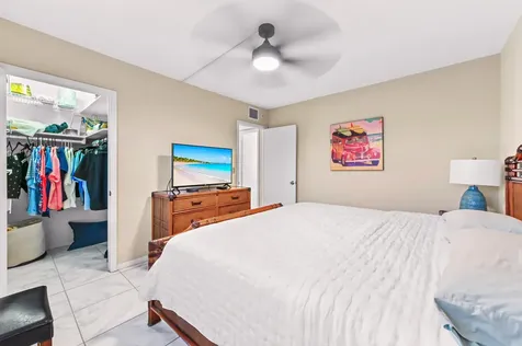 390 N Federal Highway Deerfield Beach FL 33441