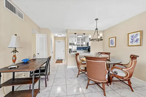 390 N Federal Highway Deerfield Beach FL 33441