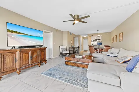 390 N Federal Highway Deerfield Beach FL 33441