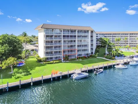 390 N Federal Highway Deerfield Beach FL 33441