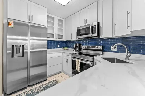 390 N Federal Highway Deerfield Beach FL 33441