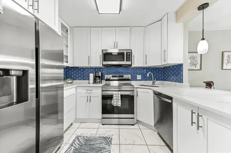 390 N Federal Highway Deerfield Beach FL 33441