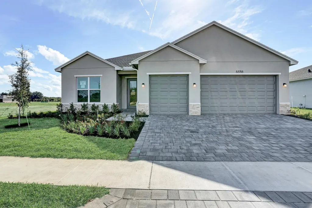 6886 68th Square Vero Beach FL 32967
