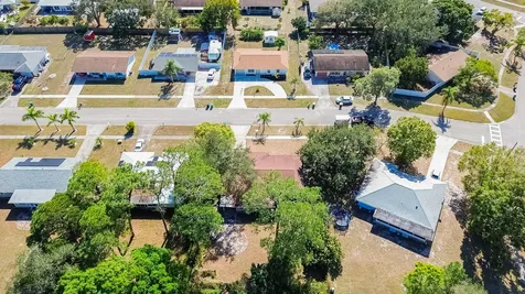 425 Ne Electra Avenue Port Saint Lucie FL 34983