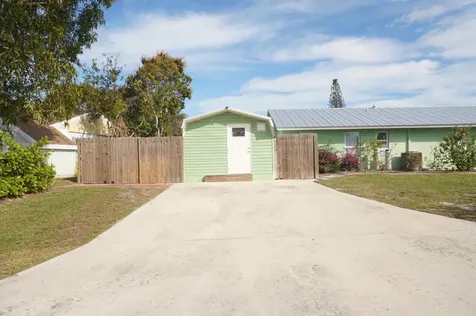 1301 SE Mohave Street Port Saint Lucie FL 34952