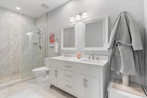 2311 Ne 47th Street Lighthouse Point FL 33064