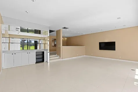 2435 Presidential Way West Palm Beach FL 33401