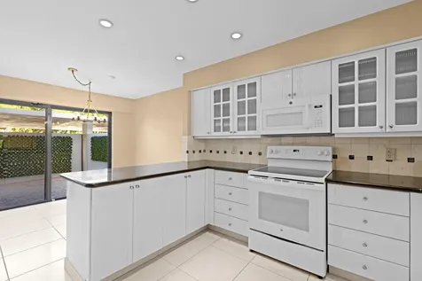 2435 Presidential Way West Palm Beach FL 33401