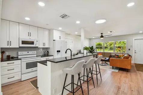 702 Ne 10th Avenue Boynton Beach FL 33435