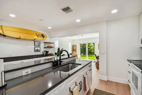 702 Ne 10th Avenue Boynton Beach FL 33435