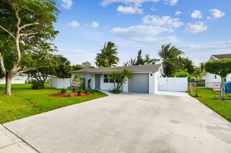 702 Ne 10th Avenue Boynton Beach FL 33435