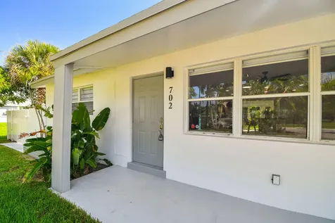 702 Ne 10th Avenue Boynton Beach FL 33435
