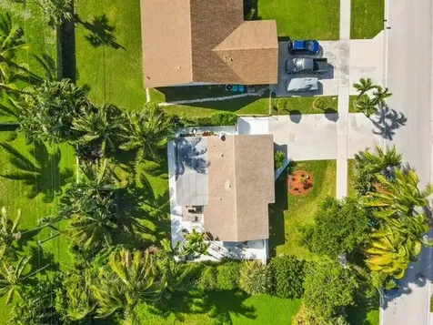702 Ne 10th Avenue Boynton Beach FL 33435