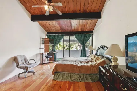 19232 Ne 25th Avenue Miami FL 33180
