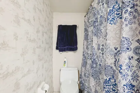 19232 Ne 25th Avenue Miami FL 33180
