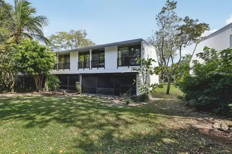 19232 Ne 25th Avenue Miami FL 33180