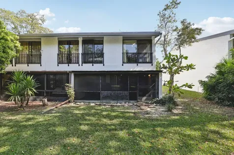 19232 Ne 25th Avenue Miami FL 33180