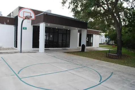19232 Ne 25th Avenue Miami FL 33180