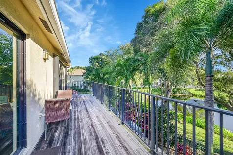 15 Lawrence Lake Drive Boynton Beach FL 33436