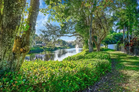 15 Lawrence Lake Drive Boynton Beach FL 33436