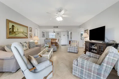 701 Lori Drive Drive Palm Springs FL 33461