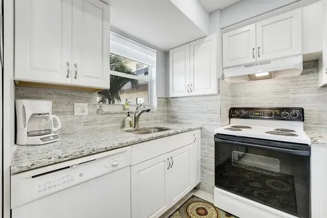 701 Lori Drive Drive Palm Springs FL 33461